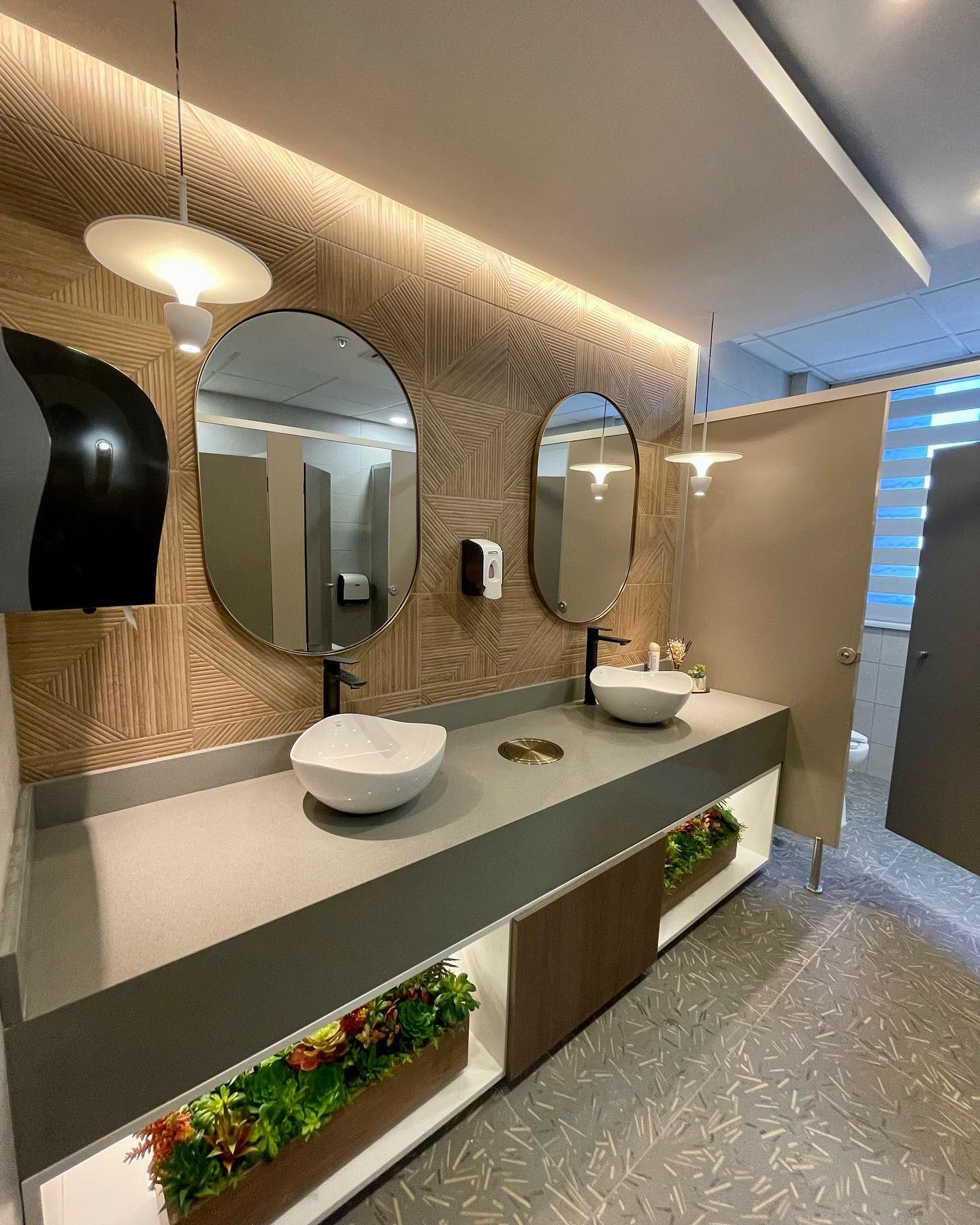 imgi_5_333456023_563055789112806_5104255083007742553_n